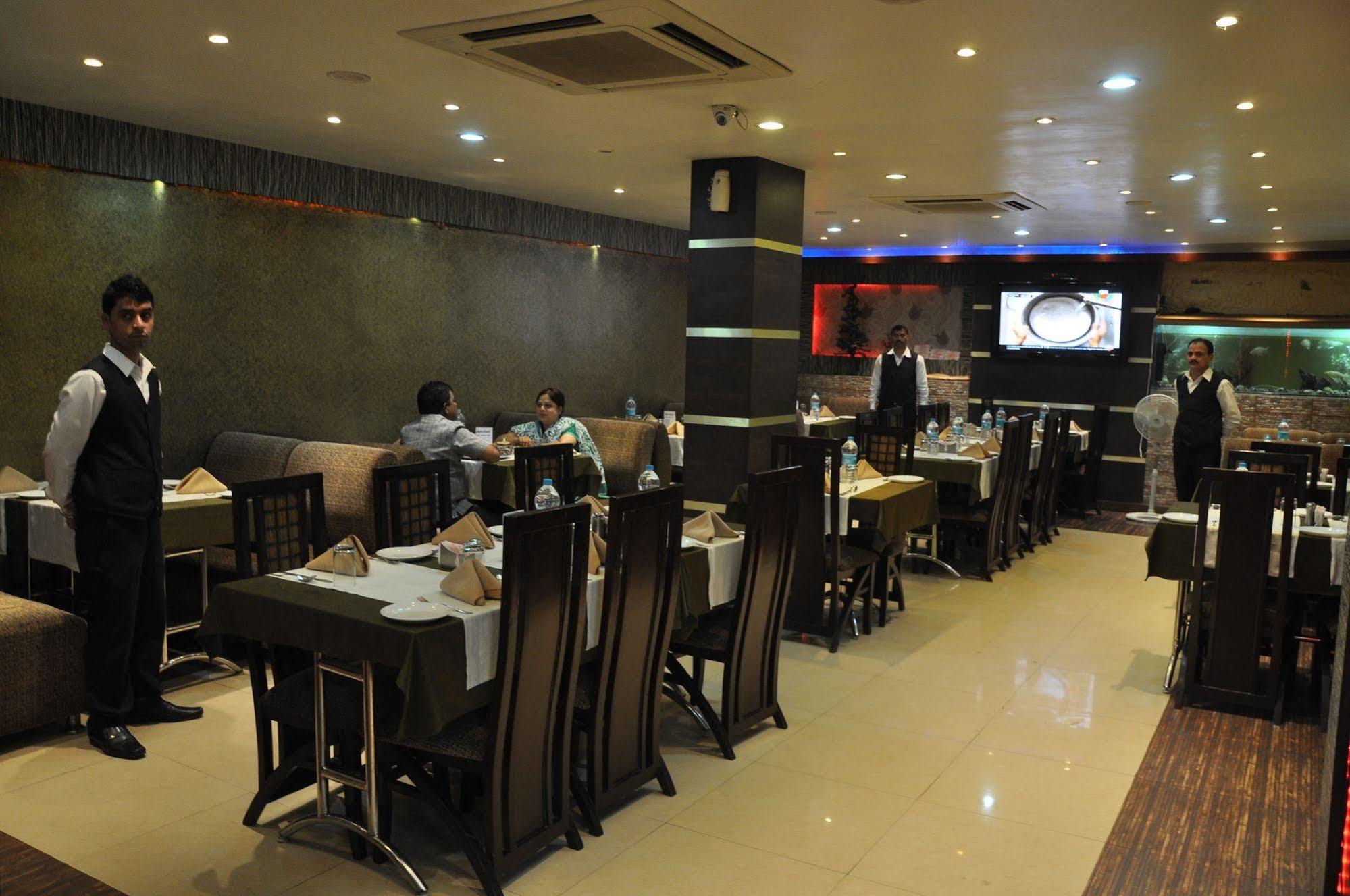 Hotel Vibhav Harsh Varanasi Dış mekan fotoğraf