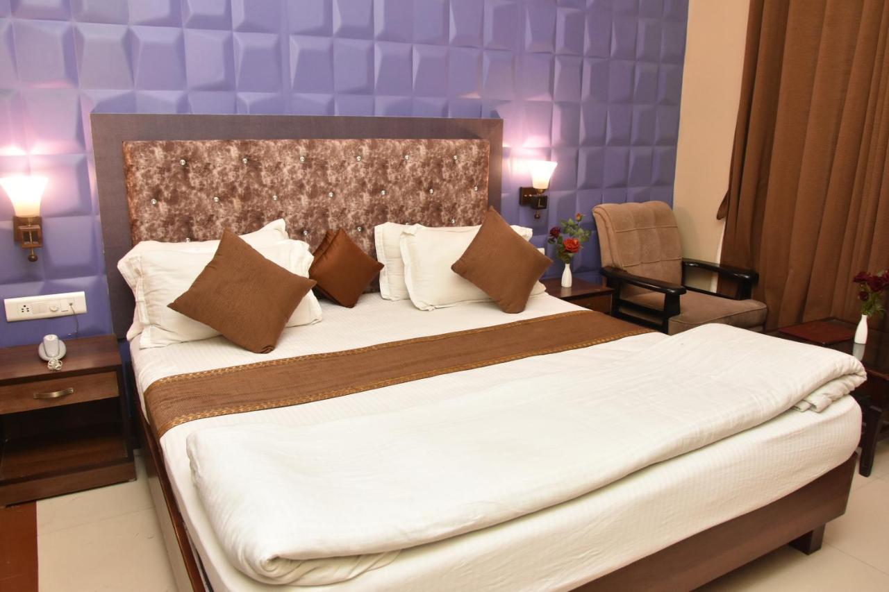 Hotel Vibhav Harsh Varanasi Dış mekan fotoğraf