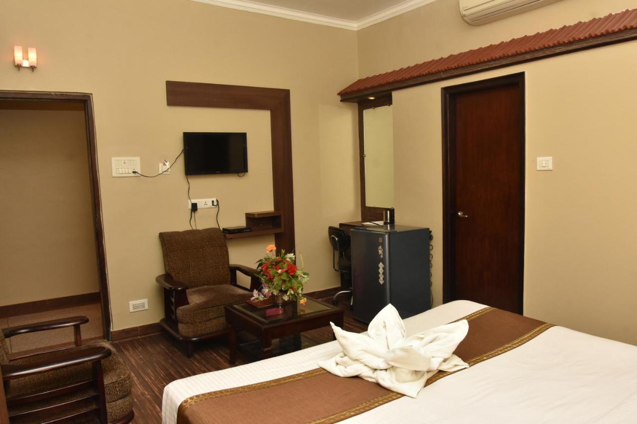 Hotel Vibhav Harsh Varanasi Dış mekan fotoğraf