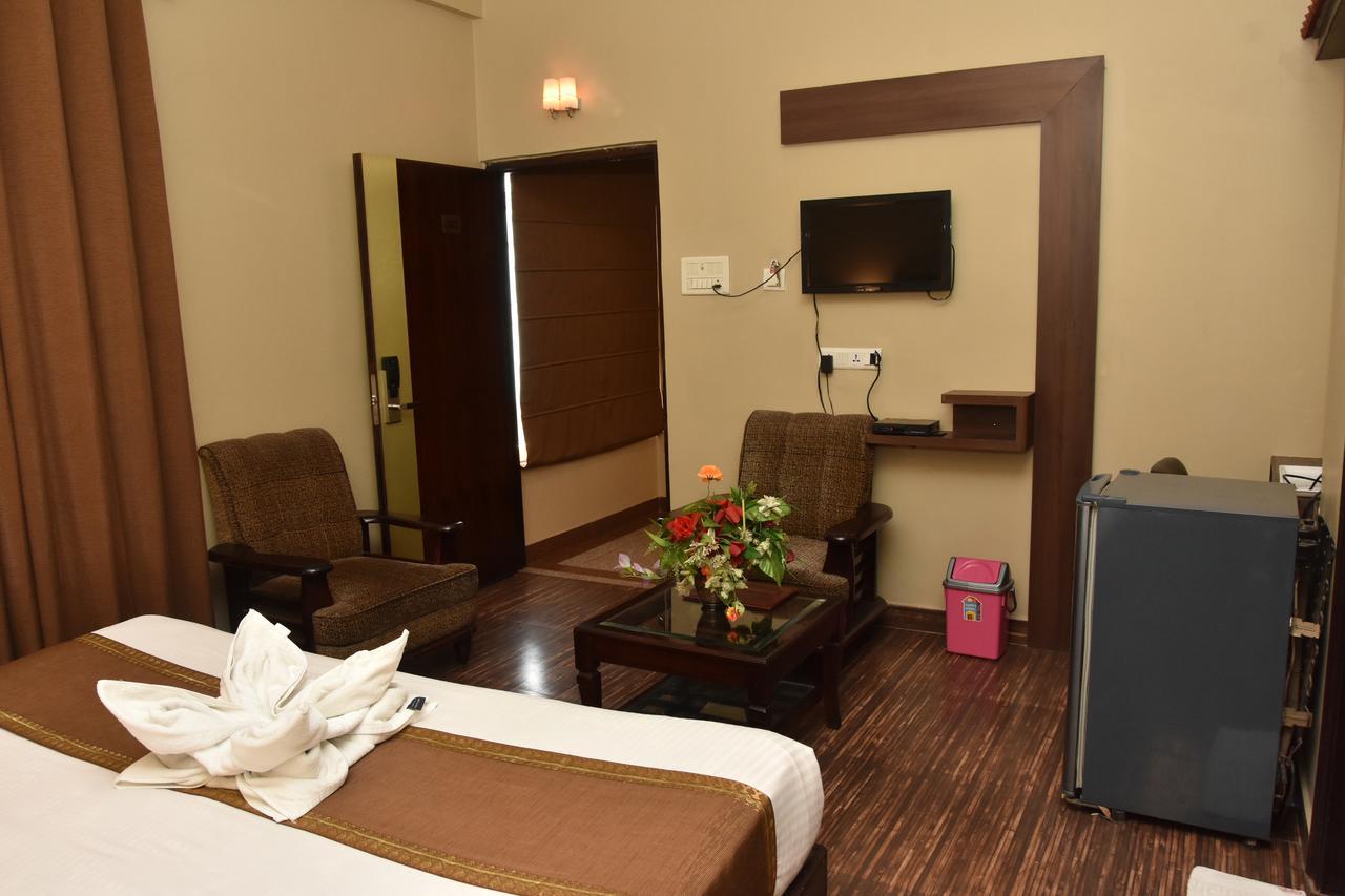 Hotel Vibhav Harsh Varanasi Dış mekan fotoğraf
