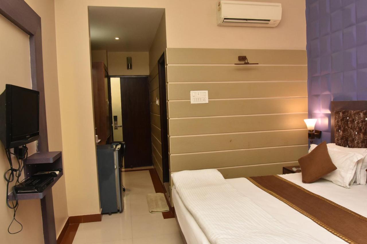 Hotel Vibhav Harsh Varanasi Dış mekan fotoğraf